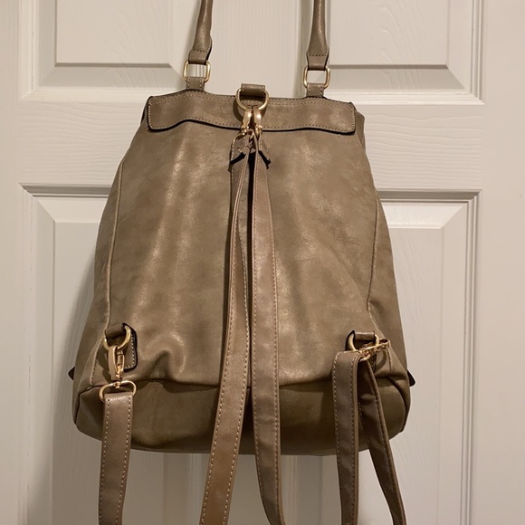 Aldo backpack with gold hardware - Picture 4 of 8